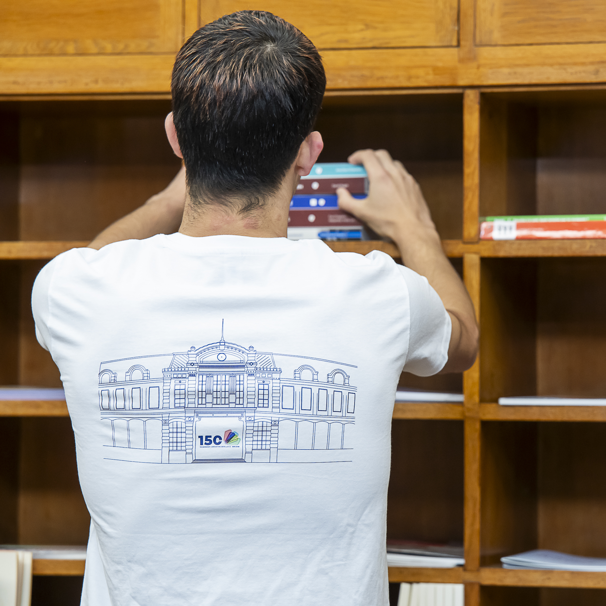 boutique 150 ans UFR3S-9446.jpg